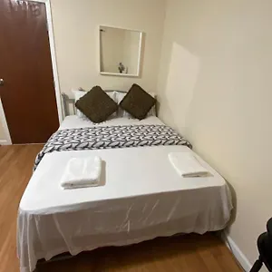  Guest house A Great In Queens
